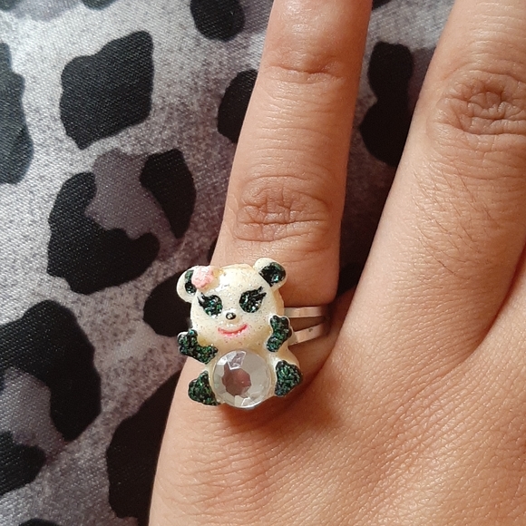 Ring - Picture 2 of 4